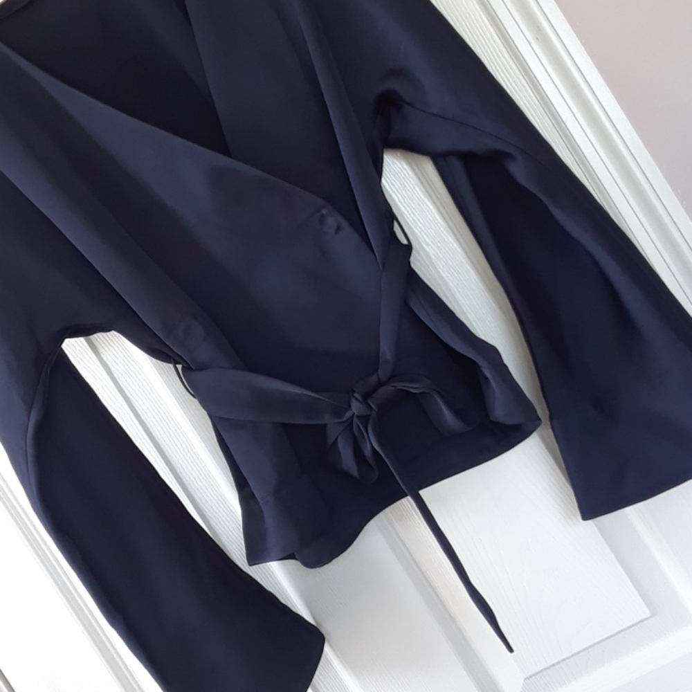 STUNNING!! ARKET WRAP BLOUSE - Picture 4 of 7